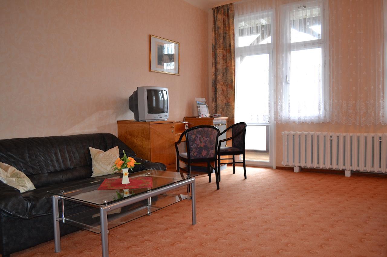 Hotel Weisser Hirsch Schwarzburg Værelse billede